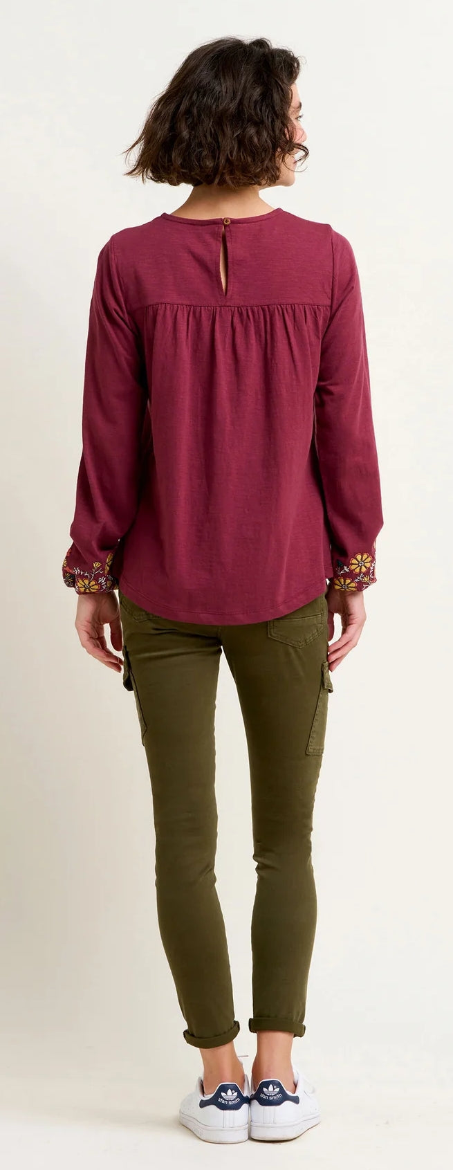 Brakeburn Womens Folk Floral Embroidered Tee - Burgundy