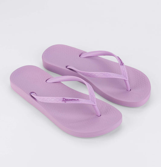 Front view of Ipanema womens anatomical colours fem flip flops in lilac with textured footbed and soft straps