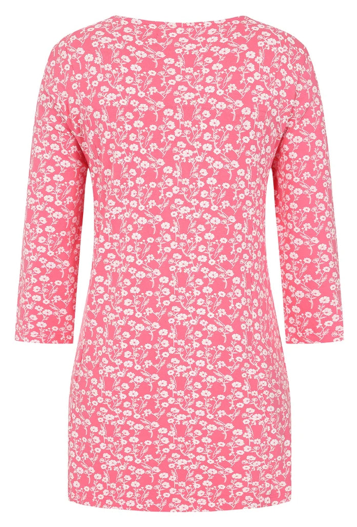 Women's Francoise tunnic from Mudd and Water in Pink with a white floral Meadow pattern, round neckline and 3/4 length sleeves.