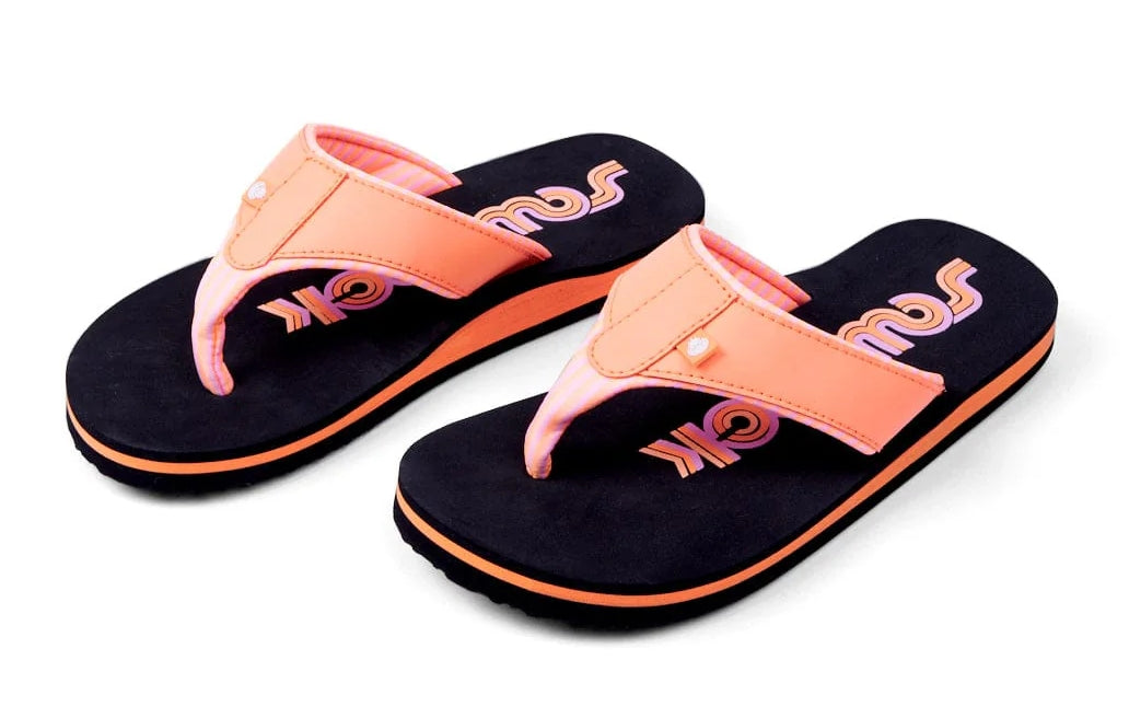 Saltrock women's Cora Retro flip flops in black with a peach strap.