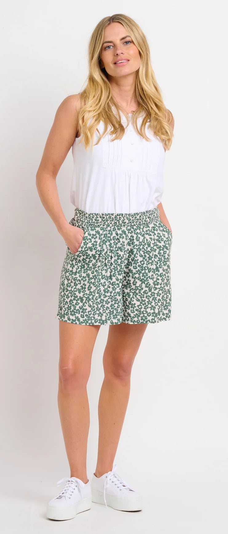 Brakeburn Womens Leopard Floral Print Shorts