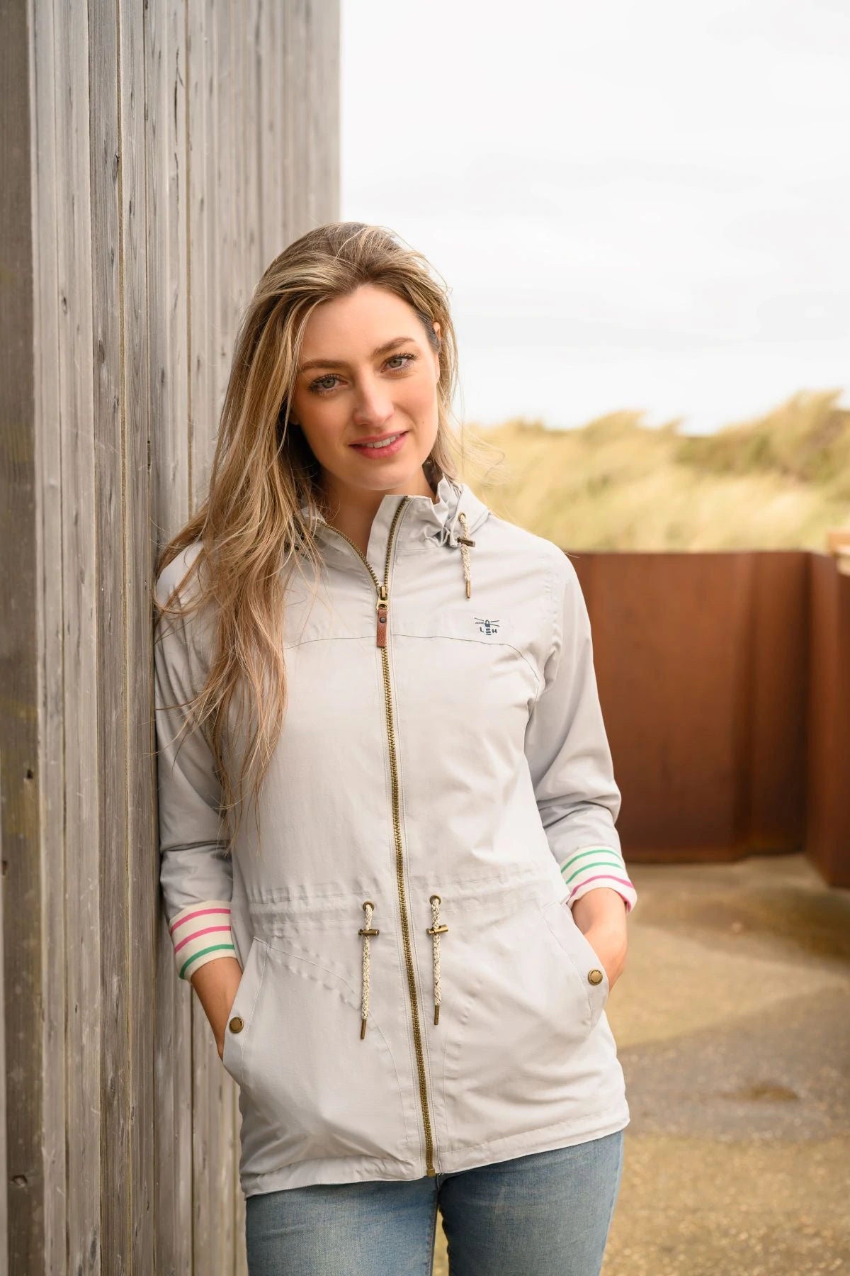 Light waterproof outlet jacket womens