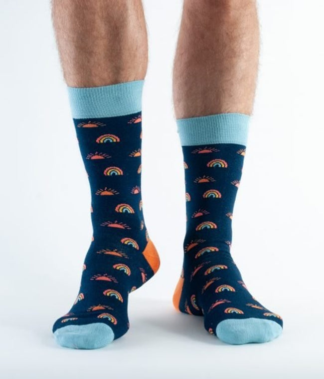 Doris & Dude men's DDS1558 bamboo socks in navy with a rainbow pattern.