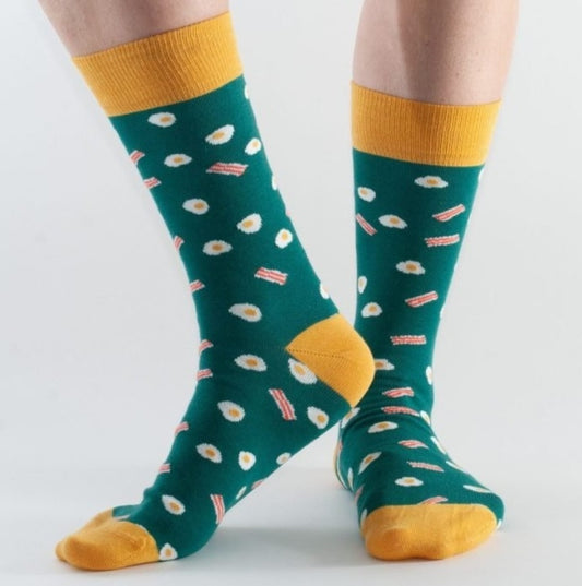 Doris & Dude men's bamboo socks in green with a bacon and egg pattern.