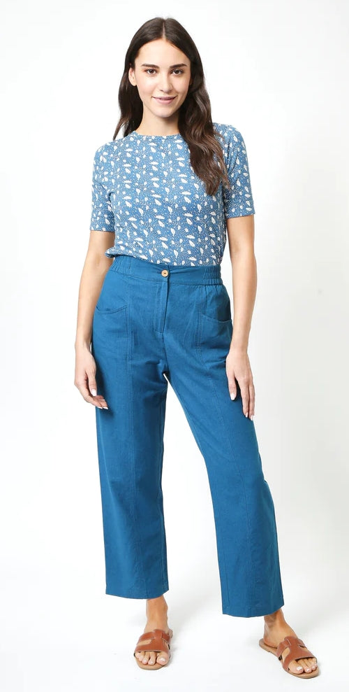 Mudd and Water womens blue print top featuring short sleeves and white leaf patterns on a blue background
