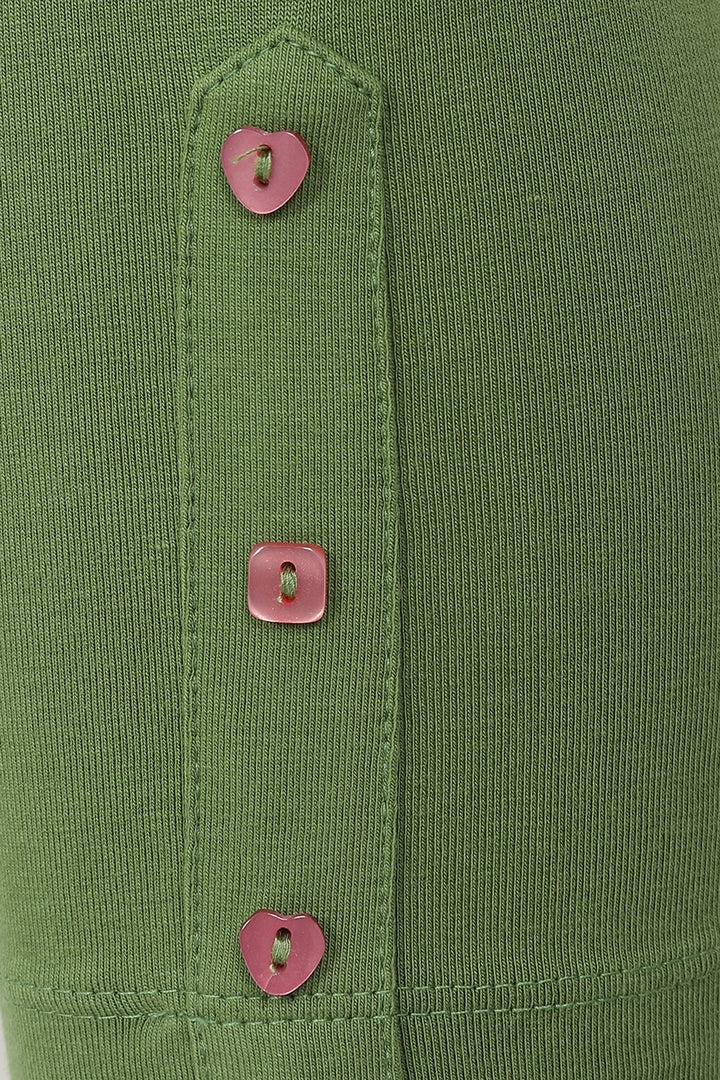 Mudd & Water women's Island leggings in Green with heart and square buttons.