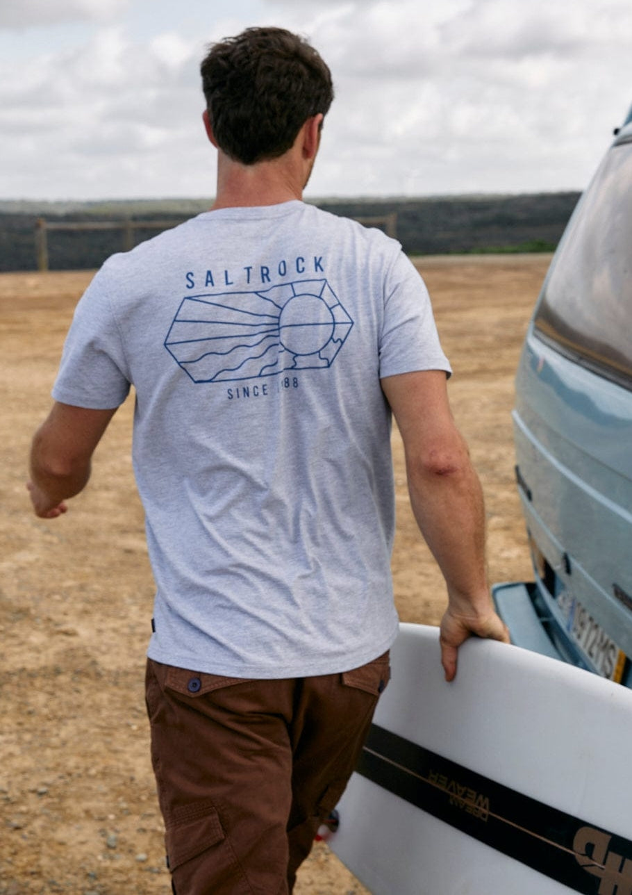 Saltrock men's short sleeve Vantage Outline tee in Grey with linear sun and sea print design.
