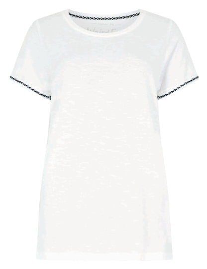 Weird Fish womens Teya t-shirt in White. Relaxed short sleeve slub cotton tee with contrast trim